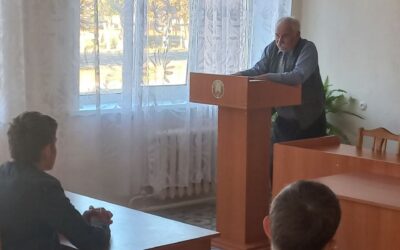 Учащихся колледжа встретились с лектором общества, “Знание” Петром  Шутовым