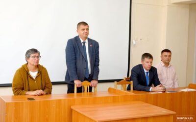 Глава Климовичского РИК Дмитрий Хайновский встретился с работниками колледжа в рамках единого дня информирования.