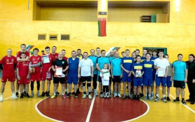 Более 40 спортсменов приняли участие в традиционном рождественском турнире по баскетболу, который провели в Климовичах.