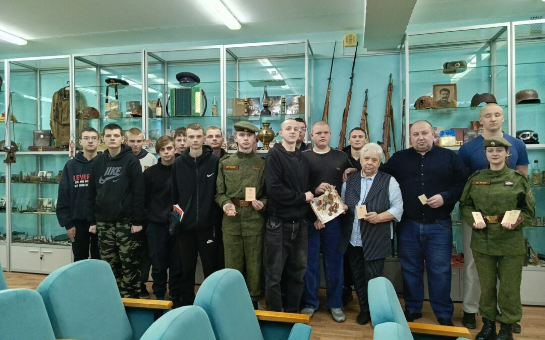 Ветеран педагогического труда колледжа Таисия Наумовна Солонович встретилась с учащимися
