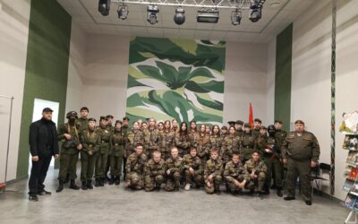 В Климовичском районном центре культуры 15 апреля состоялось торжественное вручение повесток призывникам на срочную военную службу и службу в резерве