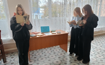 Выставки “Бесконечная легенда” и “Учитель-больше, чем профессия”