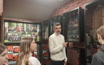 Учащиеся группы 32 совместно с куратором Ляховской Татьяной Ивановной посетили Климовичский районный краеведческий музей.