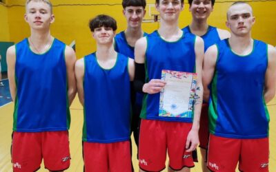 В рамках антинаркотической акции «Вместе» прошел товарищеский турнир по баскетболу.